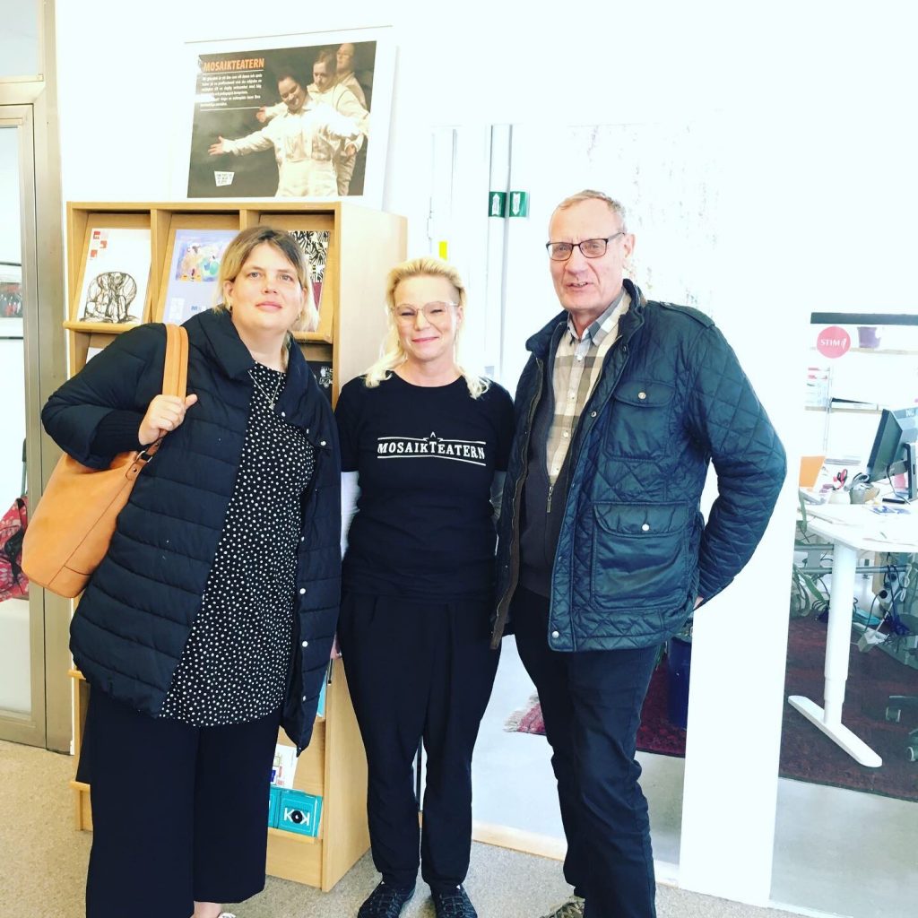 Torunn, chefen Leia på Mosaikteatern och Hans-Erik